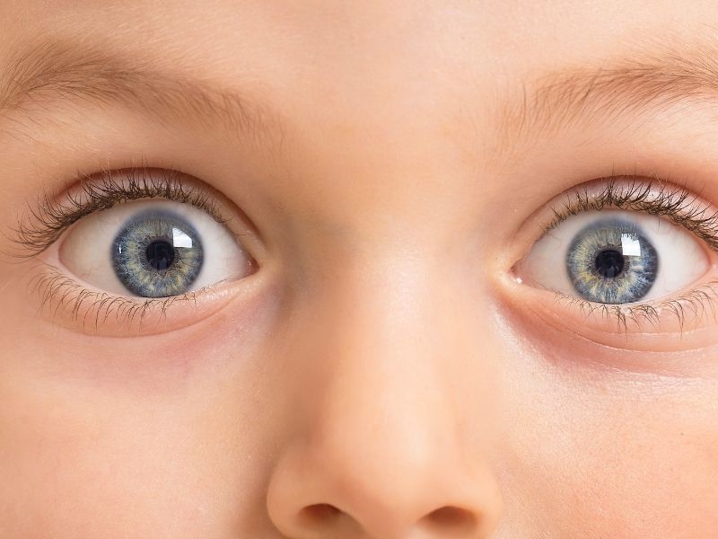 sasilik-ameliyati-sonrasi-gorsel-gelisim